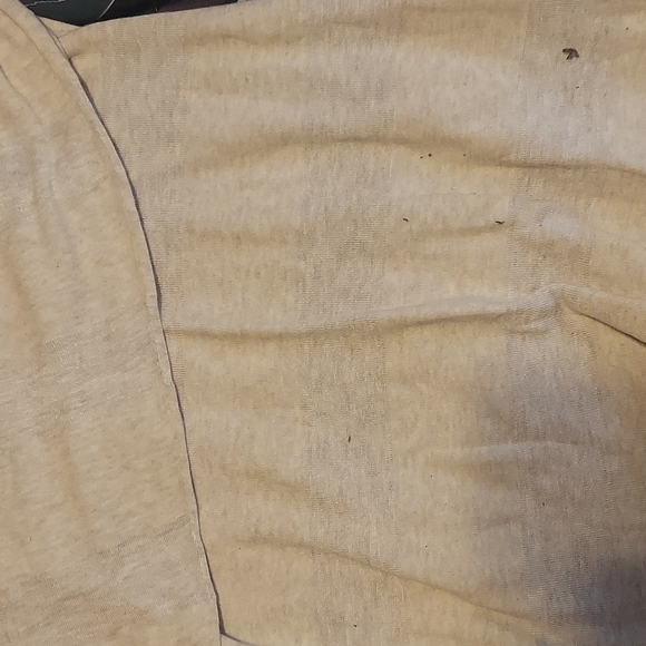 Beautiful new with tag gap sweater - Picture 3 of 3